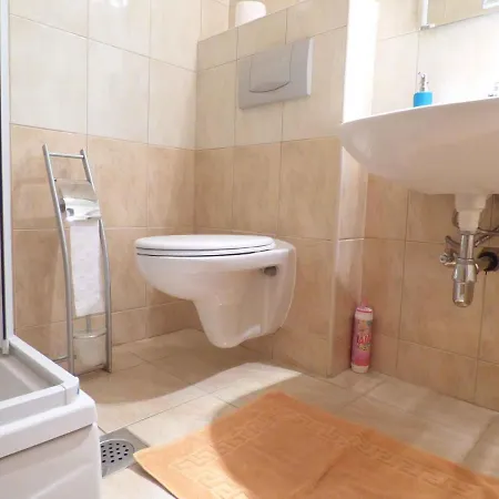 Apartment 6 *
