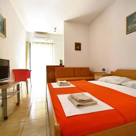 6 * Baska Voda