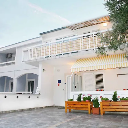 6 Apartment