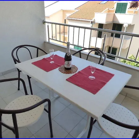 Apartment 6 *